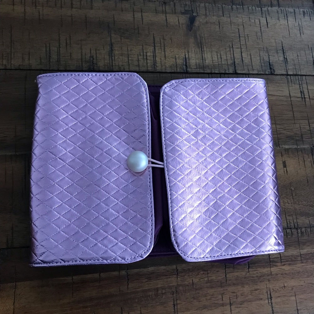 Benefit Cosmetics case
